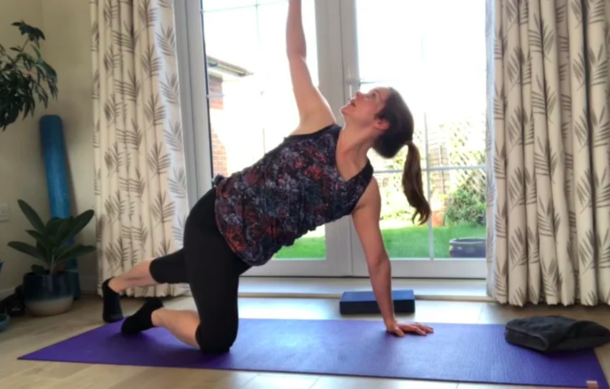 Intermediate - hip release and shoulders galore - Pilates Evolved